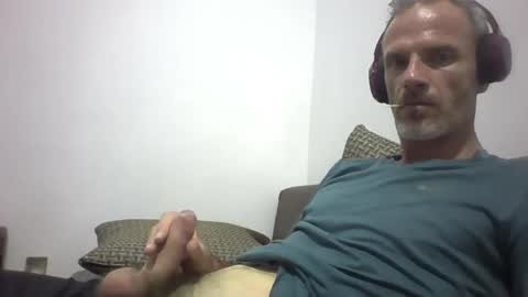 Snapshot of orwel09 chatting on 11/27/25, 05:26 orwel09 online show from 11/27/25, 05:26