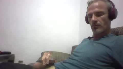 Snapshot of orwel09 chatting on 12/03/25, 05:44 orwel09 online show from 12/03/25, 05:44