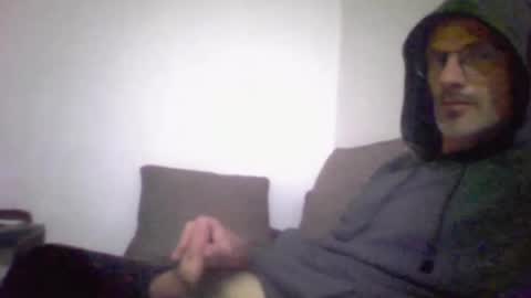 Snapshot of orwel09 chatting on 12/16/25, 02:11 orwel09 online show from 12/16/25, 02:11