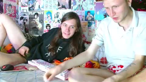 Snapshot of oscar_wildy chatting on 11/03/25, 12:46 Oscar online show from 11/03/25, 12:46