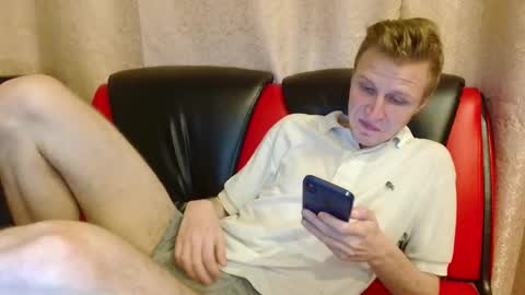 Snapshot of oscar_wildy chatting on 11/16/25, 10:59 Oscar online show from 11/16/25, 10:59