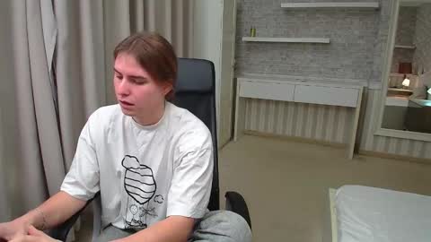 Snapshot of oscargriffin chatting on 02/05/25, 06:13 OscarGriffin online show from 02/05/25, 06:13