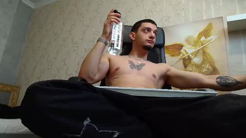 Snapshot of oscargriffin chatting on 02/15/25, 10:44 OscarGriffin online show from 02/15/25, 10:44