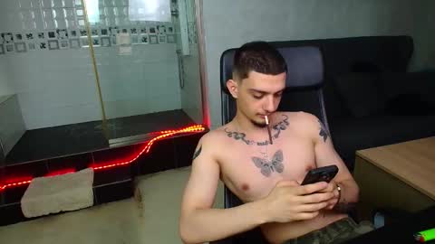 Snapshot of oscargriffin chatting on 03/02/25, 05:58 OscarGriffin online show from 03/02/25, 05:58