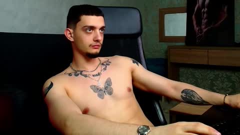 Snapshot of oscargriffin chatting on 03/05/25, 02:45 OscarGriffin online show from 03/05/25, 02:45
