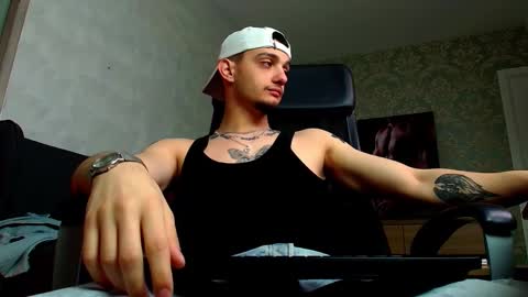 Snapshot of oscargriffin chatting on 03/09/25, 06:28 OscarGriffin online show from 03/09/25, 06:28