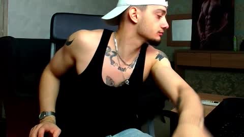 Snapshot of oscargriffin chatting on 03/10/25, 02:17 OscarGriffin online show from 03/10/25, 02:17