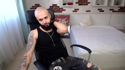 OscarWills online show from 05/25/26, 04:40