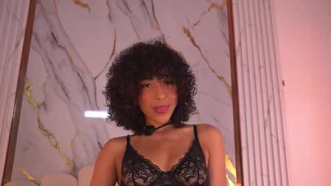 Snapshot of oshun_25 chatting on 01/15/26, 01:16 Oshun online show from 01/15/26, 01:16
