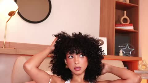 Snapshot of oshun_25 chatting on 05/18/26, 08:36 Oshun online show from 05/18/26, 08:36