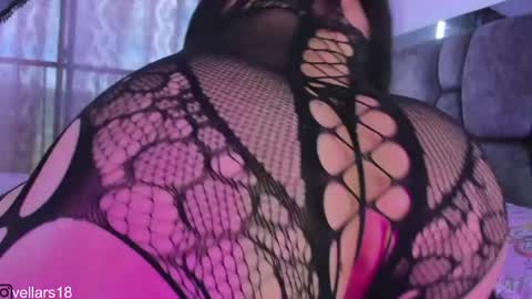 Snapshot of osiris_doll chatting on 04/17/26, 08:23 vella online show from 04/17/26, 08:23