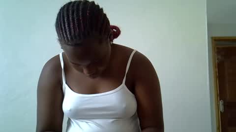 osoprettyebony online show from 10/25/25, 11:07