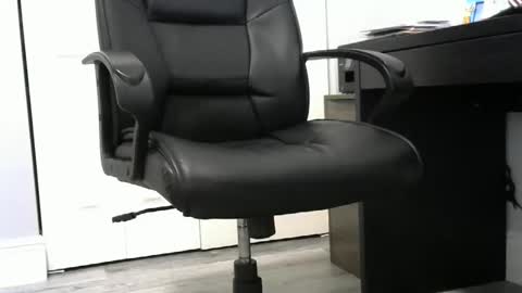 Ossi online show from 12/02/25, 06:36