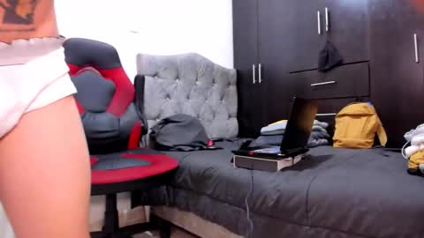 Leyder online show from 10/03/25, 02:08