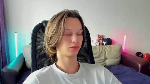 Snapshot of ostin_meoww chatting on 05/10/26, 07:24 Ostin online show from 05/10/26, 07:24