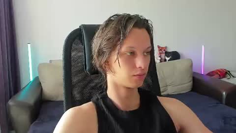 Snapshot of ostin_meoww chatting on 06/10/26, 09:52 Ostin online show from 06/10/26, 09:52