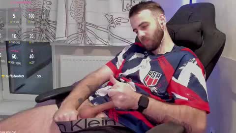 Snapshot of otishairy chatting on 10/31/25, 09:05 Otis online show from 10/31/25, 09:05