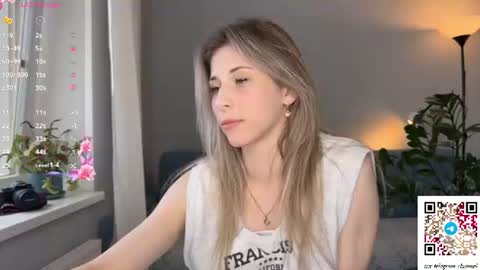 Snapshot of ottiliebolyard chatting on 06/19/26, 05:06 Anne online show from 06/19/26, 05:06