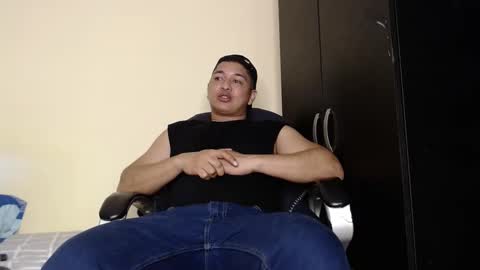 otto_stud online show from 09/18/25, 03:52