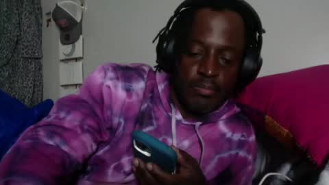 Snapshot of outkast8033 chatting on 10/27/25, 06:17 Dude online show from 10/27/25, 06:17