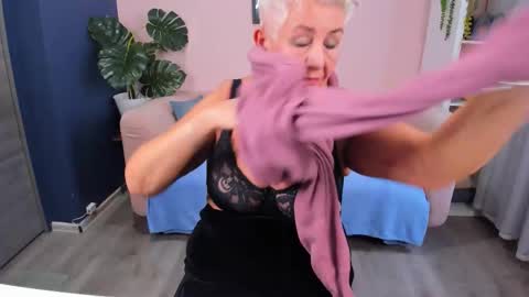 Alla online show from 11/08/25, 09:31