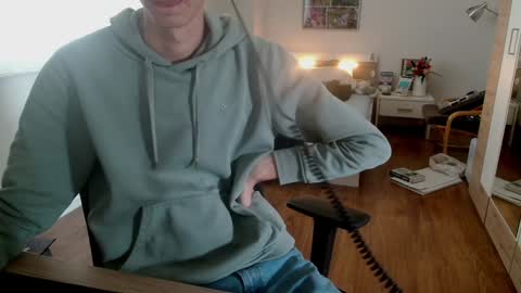 OverkneeBabe online show from 12/10/24, 09:01