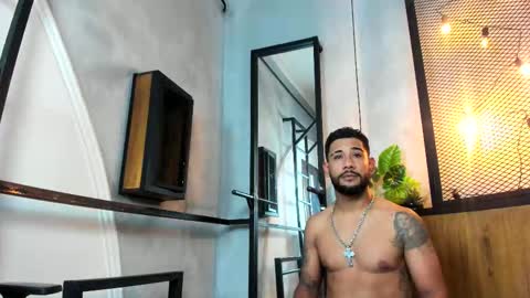 Snapshot of owen_scottx chatting on 11/05/25, 04:23 Owen Scott online show from 11/05/25, 04:23