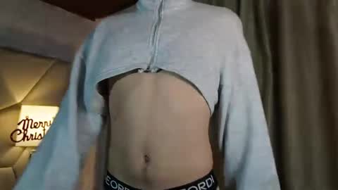 owen_stone1 online show from 12/14/25, 12:38