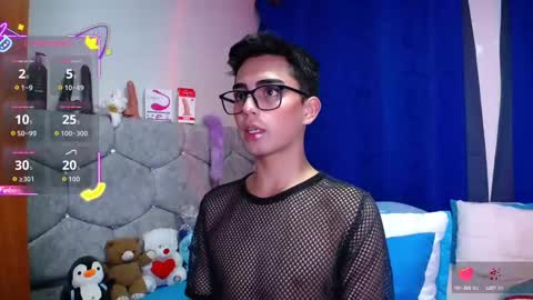 Owen  Independent model  online show from 09/30/25, 01:21