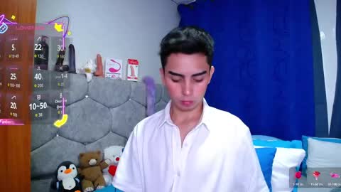 Owen  Independent model  online show from 09/30/25, 07:52