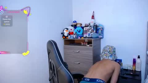 Owen  Independent model  online show from 12/14/25, 05:51