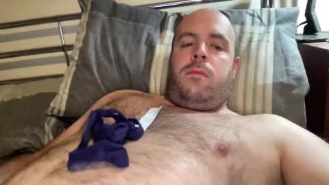 Owen2022 online show from 11/06/25, 07:31