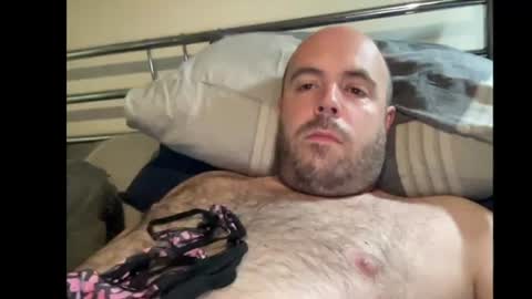 Owen2022 online show from 07/10/26, 06:17