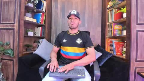 Owen online show from 09/28/25, 11:26