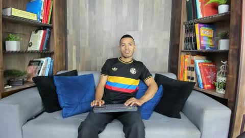 Owen online show from 10/08/25, 12:03