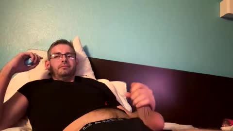 owunn online show from 11/18/25, 06:07