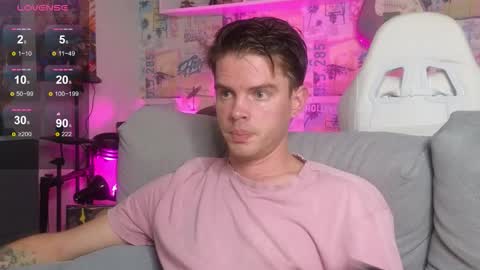 Snapshot of oxmikexo chatting on 11/10/25, 11:20 Mike online show from 11/10/25, 11:20