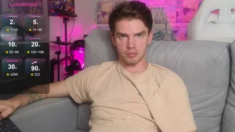 Snapshot of oxmikexo chatting on 11/26/25, 02:51 Mike online show from 11/26/25, 02:51