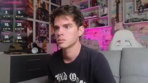 Snapshot of oxmikexo chatting on 12/14/25, 12:32 Mike online show from 12/14/25, 12:32