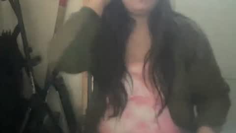 Snapshot of oxovickyoxo chatting on 10/19/25, 01:23 oxovickyoxo online show from 10/19/25, 01:23