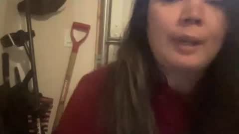 Snapshot of oxovickyoxo chatting on 10/20/25, 10:32 oxovickyoxo online show from 10/20/25, 10:32