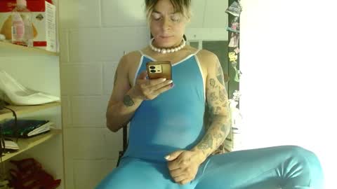 Snapshot of oxxy_jean chatting on 12/05/24, 12:19 Jeannifer online show from 12/05/24, 12:19