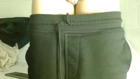 Snapshot of oxxy_jean chatting on 12/10/24, 02:27 Jeannifer online show from 12/10/24, 02:27