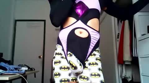 Snapshot of oxxy_jean chatting on 12/17/25, 07:31 Jeannifer online show from 12/17/25, 07:31