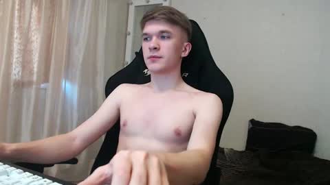 Snapshot of oydikey chatting on 10/01/25, 12:11 Oydin online show from 10/01/25, 12:11