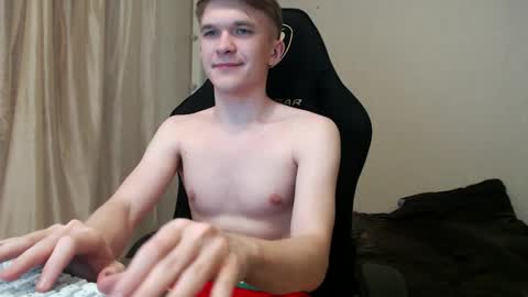 Snapshot of oydikey chatting on 10/04/25, 01:36 Oydin online show from 10/04/25, 01:36