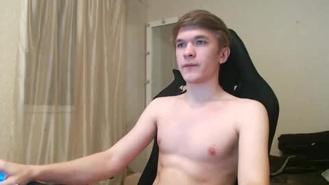 Snapshot of oydikey chatting on 12/14/25, 02:00 Oydin online show from 12/14/25, 02:00