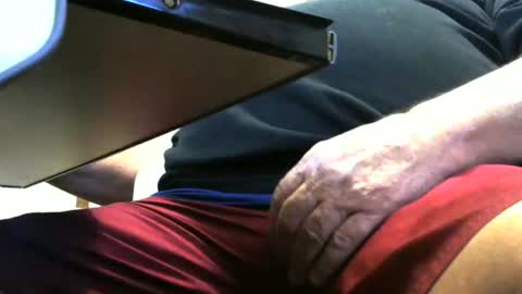 ozzienuts21153 online show from 12/02/25, 08:52