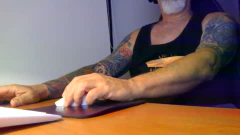 Snapshot of ozzyrickster chatting on 02/04/25, 10:21 Oi Oi Oi online show from 02/04/25, 10:21