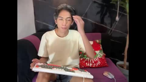 Snapshot of p1noytwink_xel chatting on 04/19/26, 02:16 p1noytwink_xel online show from 04/19/26, 02:16